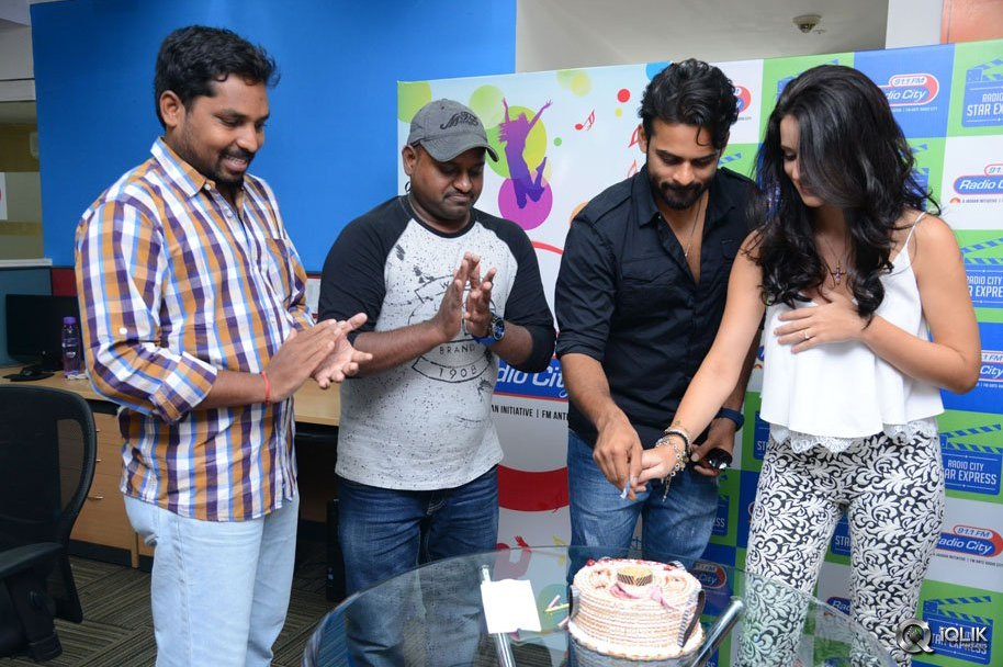 Thikka-Movie-Team-At-Radio-City